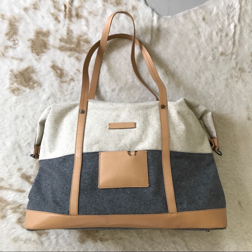 Sherpani Fallon weekend bag in chai